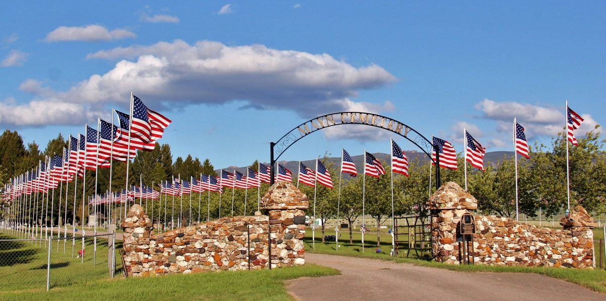 Cemetery Memorial Day Flags